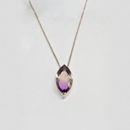 Pendiente de plata con piedra Bolivianita